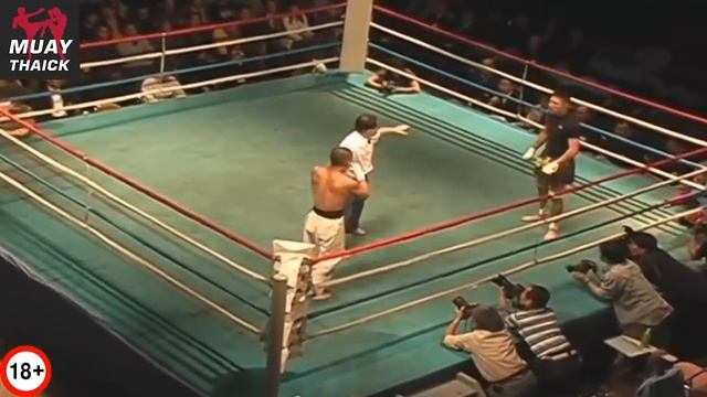 ЧЁРНЫЙ ПОЯС КАРАТЕ ДО VS МУАЙ ТАЙ - ОЧЕНЬ ЖЁСТКИЙ БОЙ