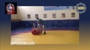 Техника борьбы самбо. Бросок за подколенный сгиб. kfvideo.ru