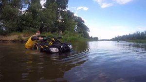 Квадроцикл плавает!! Первый тест шноркелей CF MOTO 500