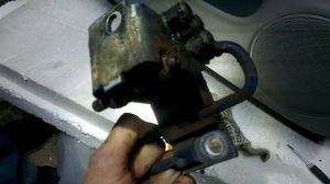 GOLF 4 Bora Замена петли на водительской двери . Провисла водительская дверь .