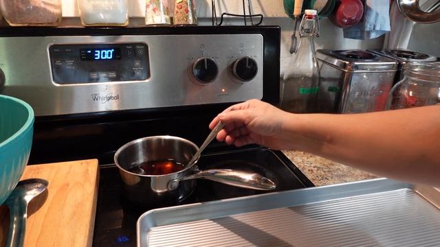 Easy Homemade Maple Pecan Granola Recipe - Make delicious granola YOUR way with YOUR ingredients! смотреть онлайн