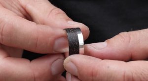 Кольцо из черной пальмы и серебра