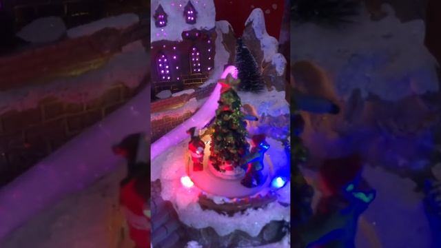 Новогодний Домик с подсветкой и музыкой смотреть онлайн