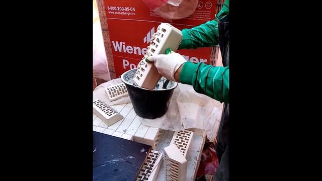 Устройство угловой перемычки из кирпича при помощи кронштейнов Baut смотреть онлайн