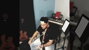 Trying my looper pedal with a little bit of latin music on the electric violin yamaha yev 104