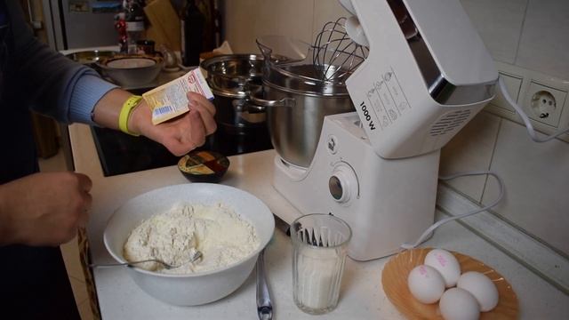 Домашние булочки с яблоками и корицей. Яблочные булочки