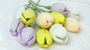 Шоколадные конфеты в цветке. Цветы КРОКУСЫ ИЗ КОНФЕТ И ГОФРИРОВАННОЙ БУМАГИ.mp4