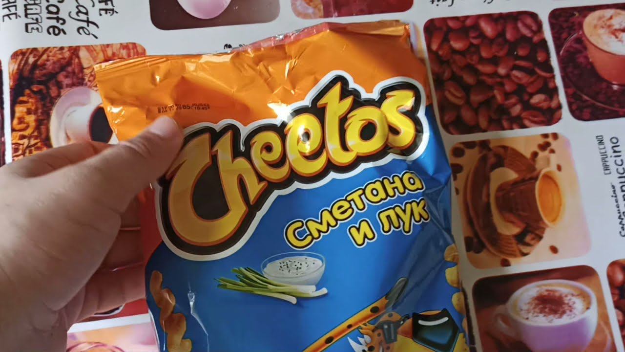 Чипсы Cheetos сметана и лук 85гр