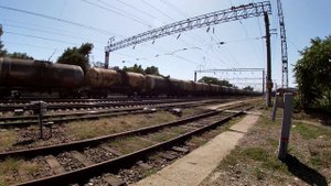 Электровоз ВЛ80с-1176/1159А с грузовым поездом заходит на станцию Краснодар-1