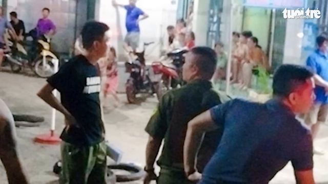 Sau cuộc ẩu đả làm 1 người chết, 3 cha con bị bắt giữ смотреть онлайн