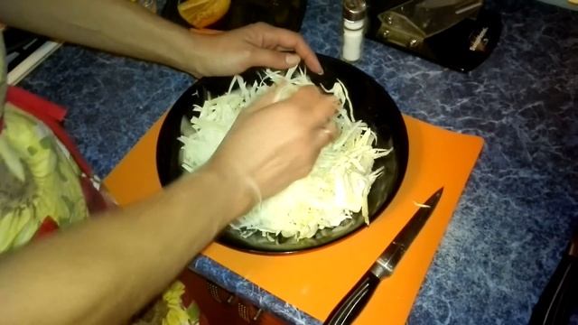 Рецепт простого салата из свежей капусты с морковью и болгарским перцем на скорую руку смотреть онлайн