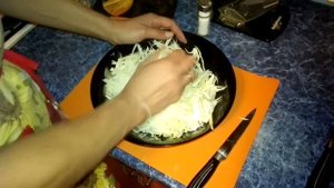 Рецепт простого салата из свежей капусты с морковью и болгарским перцем на скорую руку