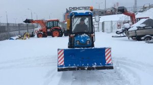 Уборка снега отвалом, трактором LS Mtron.mp4