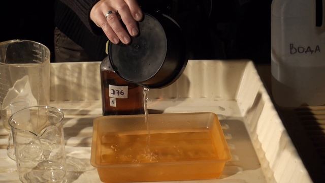 Проявка пленки проявителем D 76 stock, 1+1 и 1+3: 75 Выпуск. Учимся работать с фотопленкой. смотреть онлайн