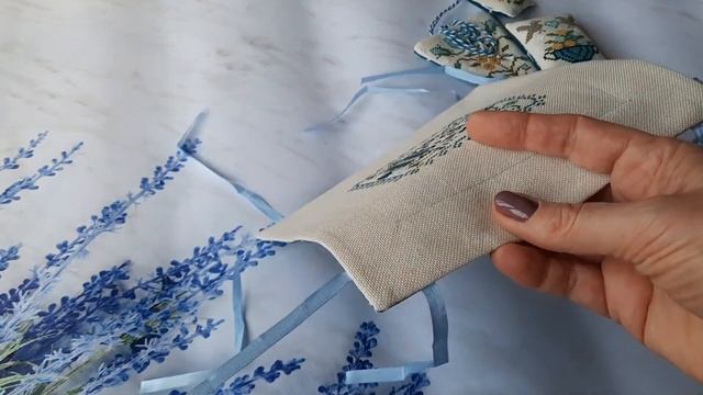 Комплект для рукодельницы: корзинка, игольница, чехол и маячок для ножниц.