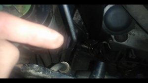 Замена жидкости гидроусилителя фольксавенТ4.За три минуты Replacement VW T4 hydraulic booster fluid