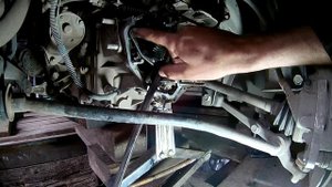 Как открутить гайку первичного вала Лада Priora