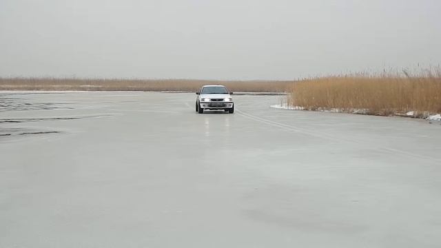 Немножко подурачились на озере Птичьем (Nissan Sunny) смотреть онлайн