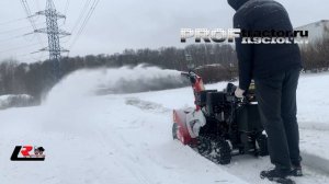 Японский снегоуборщик Caiman EDO 32 H с зимним двигателем Honda и гидростатической трансмиссией.