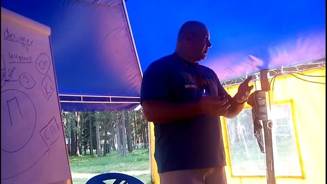 О дизайнерском мышлении для старшеклассников смотреть онлайн