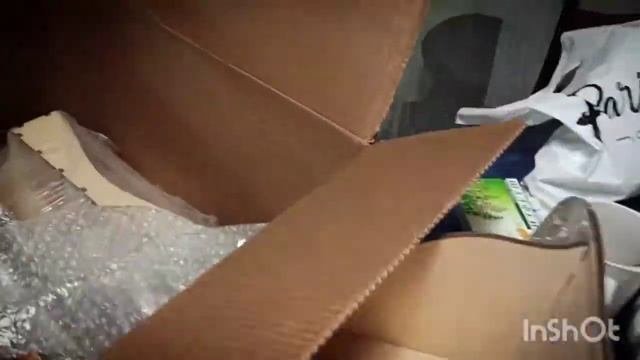 Распаковка заказа из магазина фирмы 