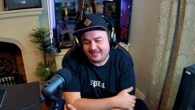 Daz Watches It's Wrong If You LAUGH | Offensive смотреть онлайн