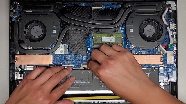HP Omen 17 17t-ck000 Disassembly RAM SSD Hard Drive Upgrade Battery LCD Screen Replacement Repair смотреть онлайн