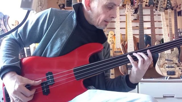 Rare Vintage Bass Guitars: Fender Japan PJ-555FL Pre-shipment Test смотреть онлайн
