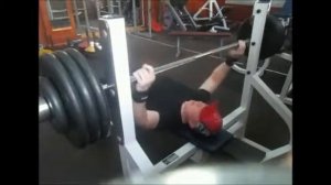 Проходка в жиме лежа.