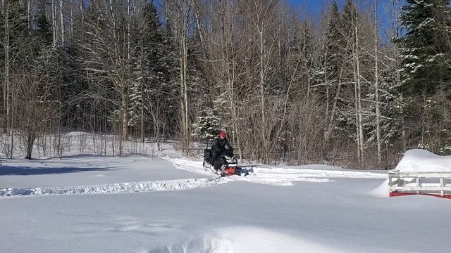 2023 BRP Expedition SE 900 ACE Turbo R - Test reculon dans la neige смотреть онлайн