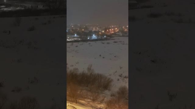 Опять засыпает, снегопад. He's falling asleep again, it's snowing #тверь #снегопад #прогулкипотвери