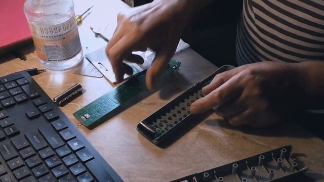 правильный и дотошный ремонт безпроводного пульта смотреть онлайн