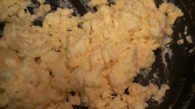 Учусь готовить яичницу с сыром по рецепту повара из мешленовского ресторана! смотреть онлайн