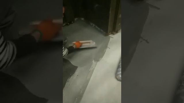 Как правильно выровнять пол нивелир массой. смотреть онлайн