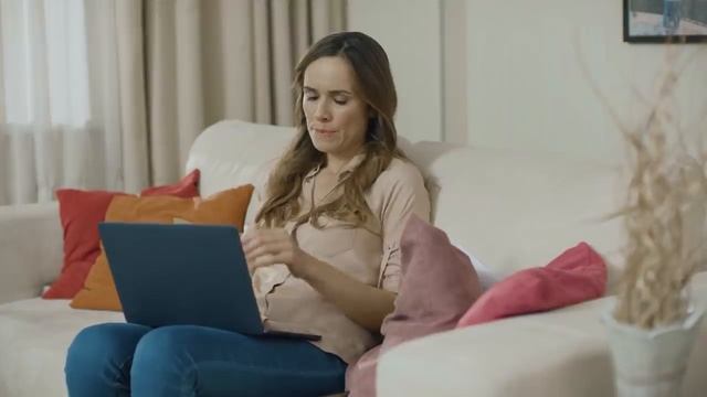 Этот Мальчик Случайно Прикоснулся к Гусенице, то Что Случилось Далее Удивило Всех смотреть онлайн