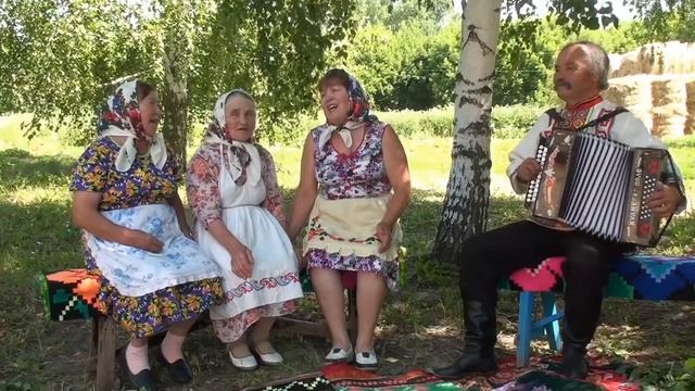Розовый платочек