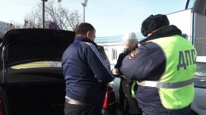 Сотрудники полиции провели во Владивостоке рейды по выявлению нелегальных мигрантов среди таксистов