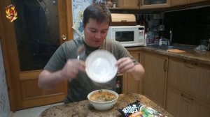 Лапша Big Bon рисовая  Том Ям с соусом по-тайски.