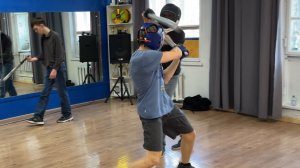 Обучение владению катаной. Кендзюцу. Спарринг на длинных мечах в зале на занятии Katana Club