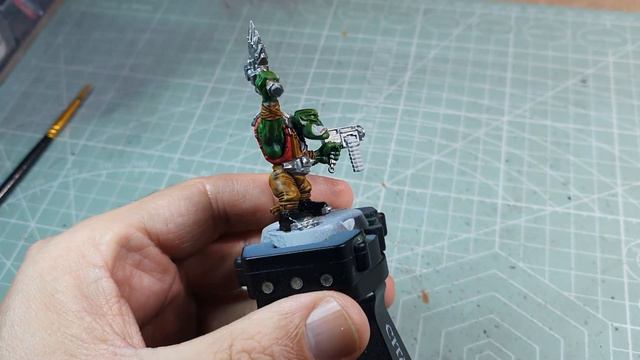 Painting an Ork in Contrast Paint смотреть онлайн