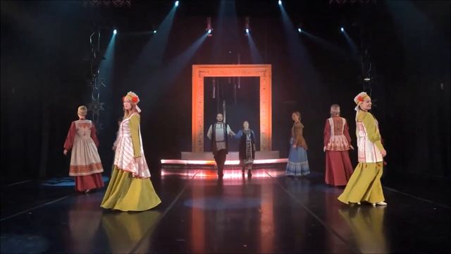 Дефиле удмуртских сценических костюмов. Автор коллекции Никитина Ксения. смотреть онлайн