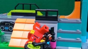 ЛЕГО МИНИ МУЛЬТИК ПРО СКЕЙТ ПЛОЩАДКУ??