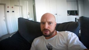 Илон Маск и его спутники. Новый правитель мира или чья-то фигура?