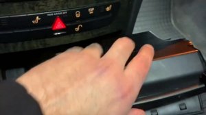 W211.замена пепельницы