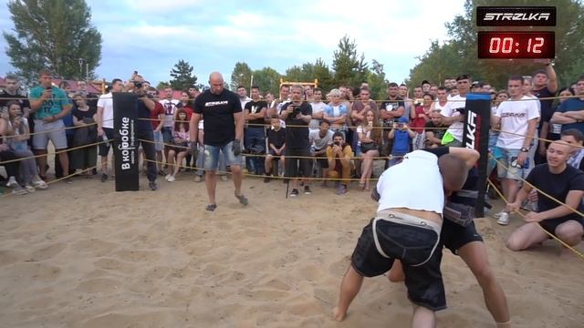 БОДРЫЙ ТАДЖИК против Лысого Мужика !!! Быстрый Бой !!!