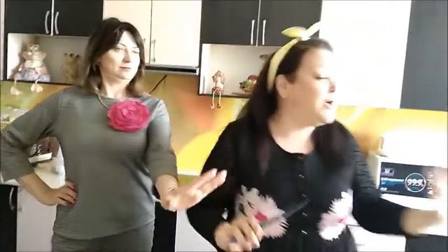 Татьяна Миськова, Юлия Литовка. Песня "2 кусочека колбаски" смотреть онлайн