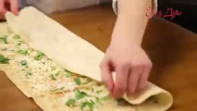 Видео рецепт о том, как правильно приготовить хачапури из тонкого лаваша