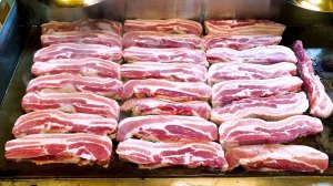 Топ 10, рецепты из свинины, копченая свиная грудинка, жареная свиная грудинка, жареные свиные ножки
