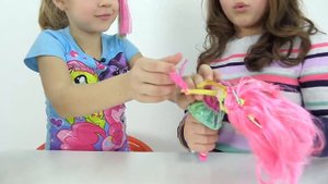 Видео для девочек. Играем в куклы Май Литл Пони.
