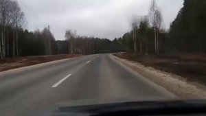 Столб посреди дороги в России